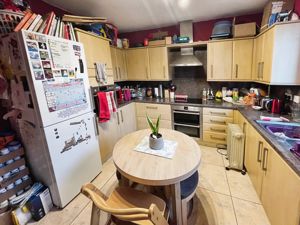 Kitchen Diner- click for photo gallery